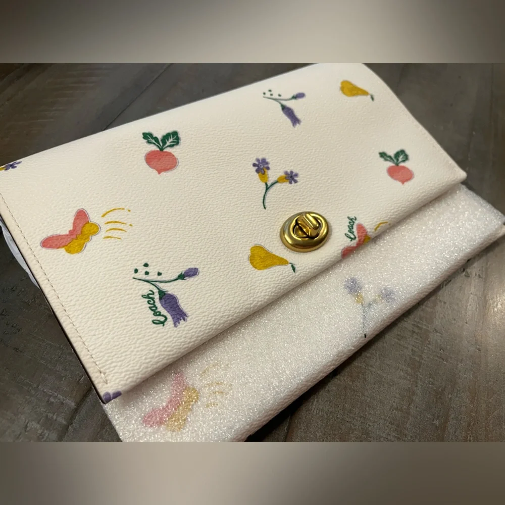 Coach Turnlock Pouch/Clutch in Garden Print